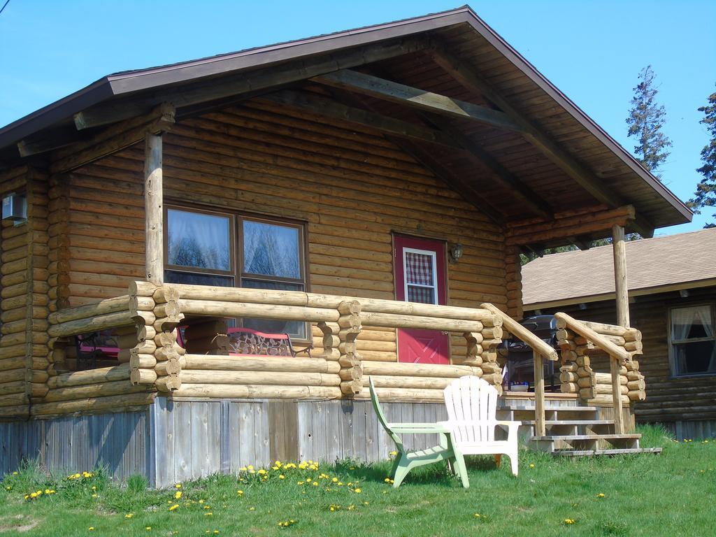 Cajun Cedar Log Cottages Margaree Forks Екстер'єр фото