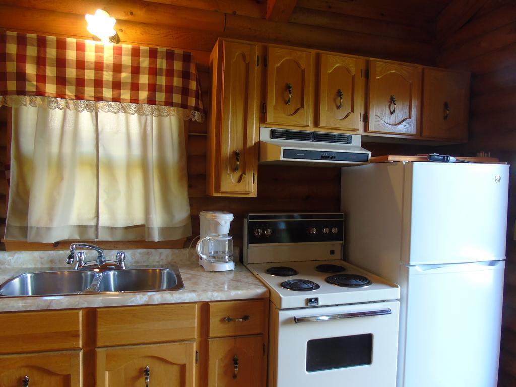Cajun Cedar Log Cottages Margaree Forks Екстер'єр фото