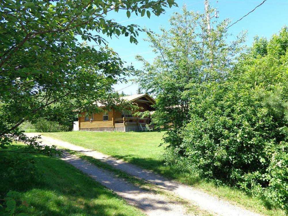 Cajun Cedar Log Cottages Margaree Forks Екстер'єр фото