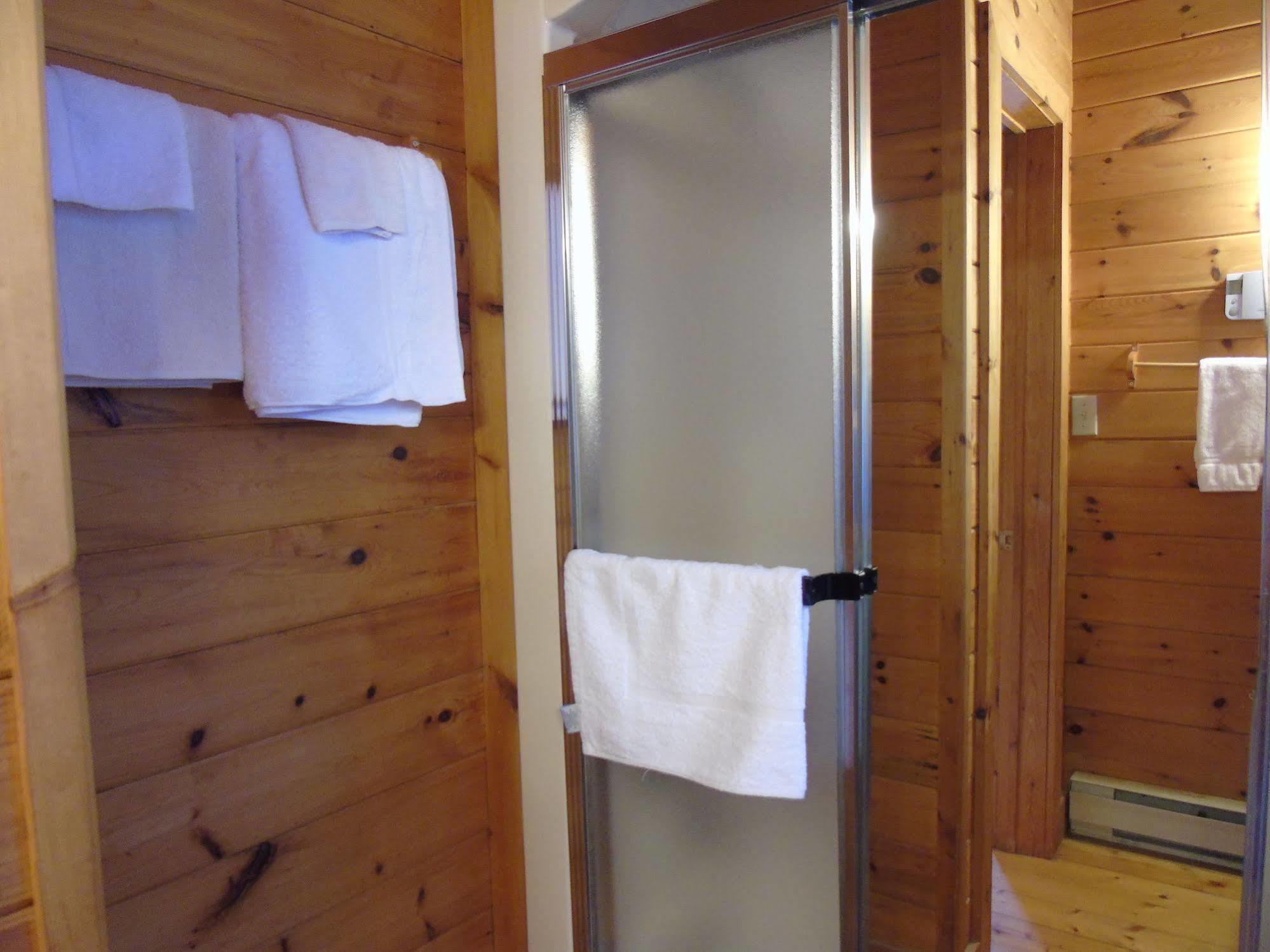 Cajun Cedar Log Cottages Margaree Forks Екстер'єр фото